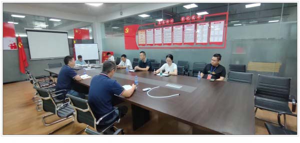 良井鎮(zhèn)政府主要領(lǐng)導蒞臨佳潤科技參觀指導工作